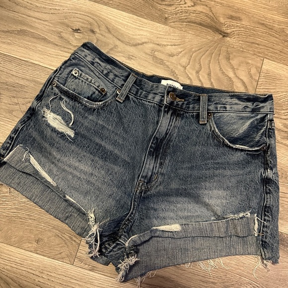 pistola medium wash distressed denim shorts size 30 - Picture 2 of 5